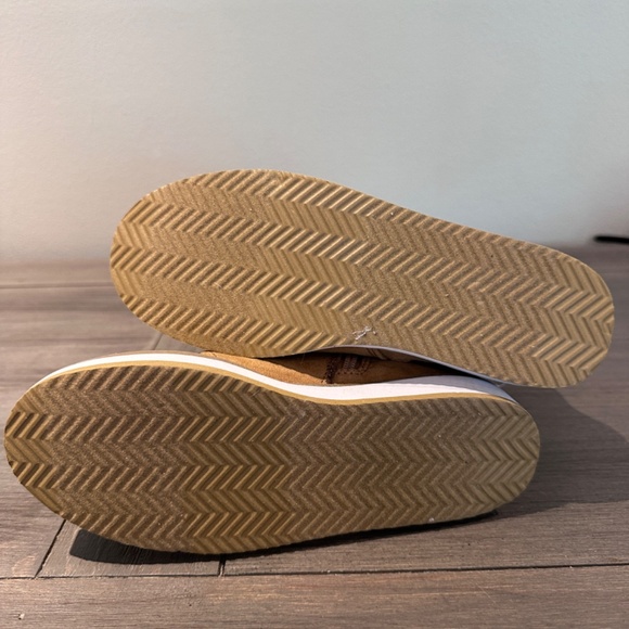 Brand New with Tags Girls Gap Sparkle Lace Up Boots - Picture 4 of 6